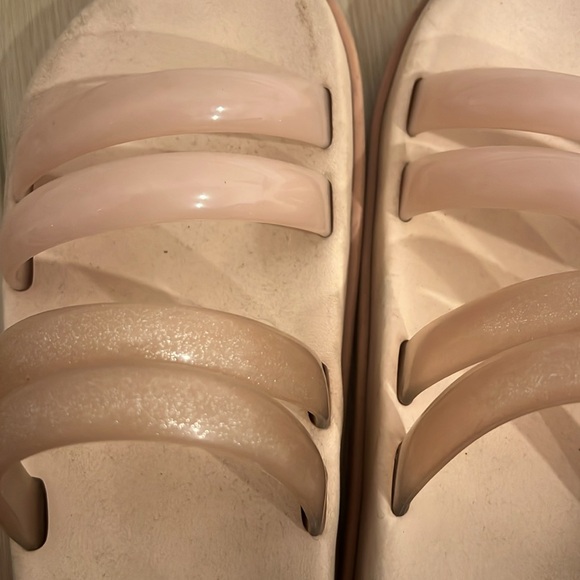 Melissa Slides - Picture 4 of 5